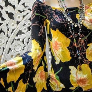 RARE Y2K hippie revival We the Free bell sleeve poppy print top